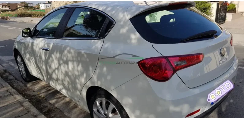 2012 Alfa Romeo Giulietta 1.4L White for Sale in Cyprus – €6,900